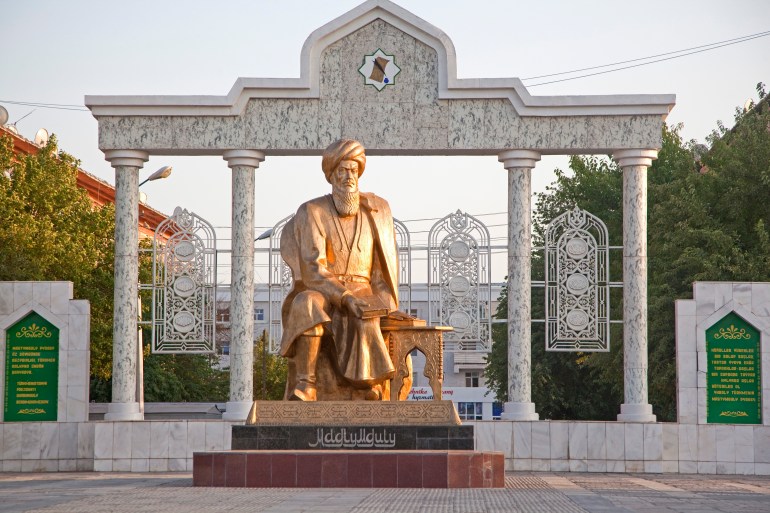 Golden statue of Magtymguly Pyragy / Mahtumkulu Firaki, Turkmen spiritual leader and philosophical poet, Turkmenistan . (Photo by: Arterra/Universal Images Group via Getty Images)