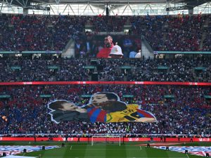 قصة “تيفو” جماهير كريستال بالاس في نهائي كأس إنجلترا