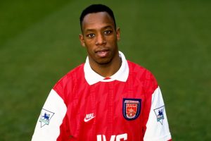 إيان رايت.. من عتمة السجن إلى أضواء البريميرليغ