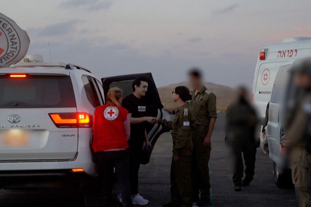 الجزيرة تكشف سبب رفض عيدان ألكسندر لقاء نتنياهو