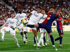 البدلاء يرجّحون كفة برشلونة على ريال مدريد في الكلاسيكو