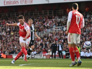 شاهد.. أرسنال يكسر نحسه أمام نيوكاسل بهدف رايس الرائع