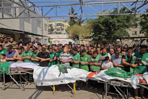 مسعفون بغزة يروون معاناتهم تحت القصف الإسرائيلي