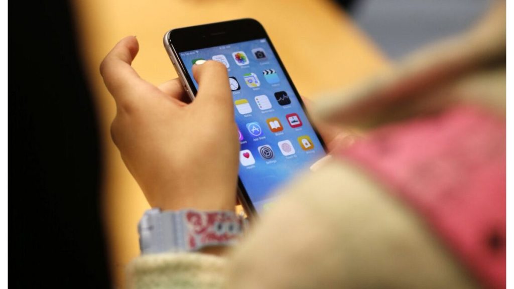 وزيرة دنماركية تهاجم “ميتا”: تطلق الدعاية بدل حماية الأطفال