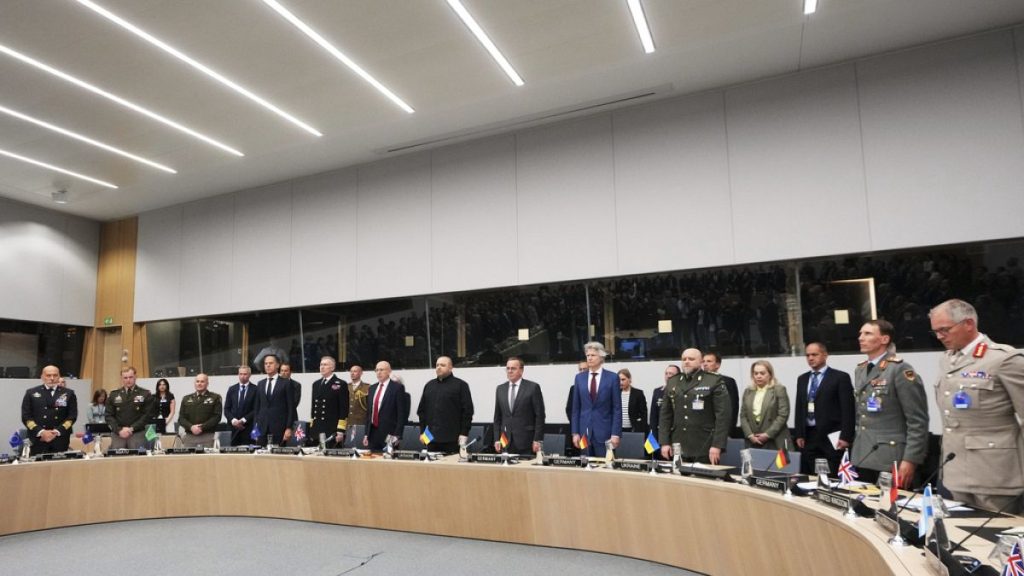 حلف الناتو يخطط لتعزيز ترسانته العسكرية: تمهيد لمواجهة محتملة أم استعراض قوة؟