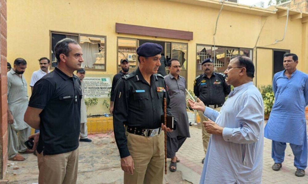 أكبر عملية هروب.. فرار 200 سجين باكستاني