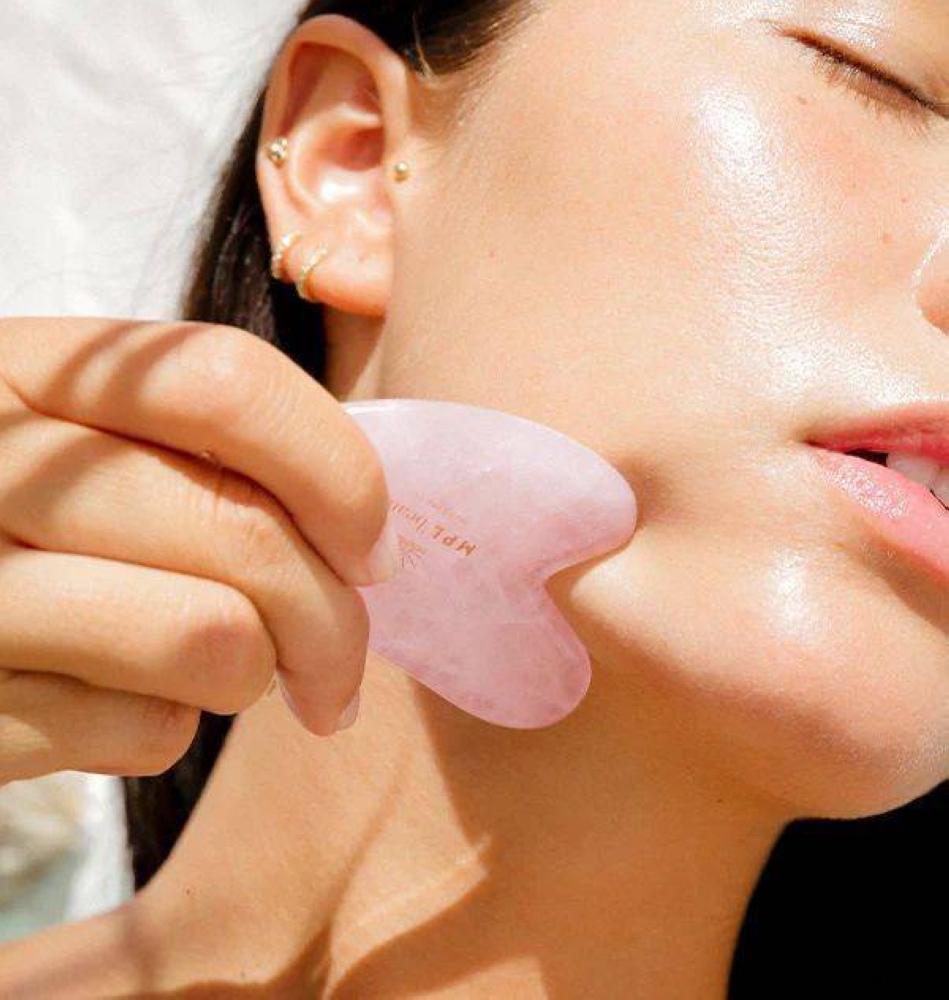 القواشا.. سر التحديد الطبيعي لملامح وجهك