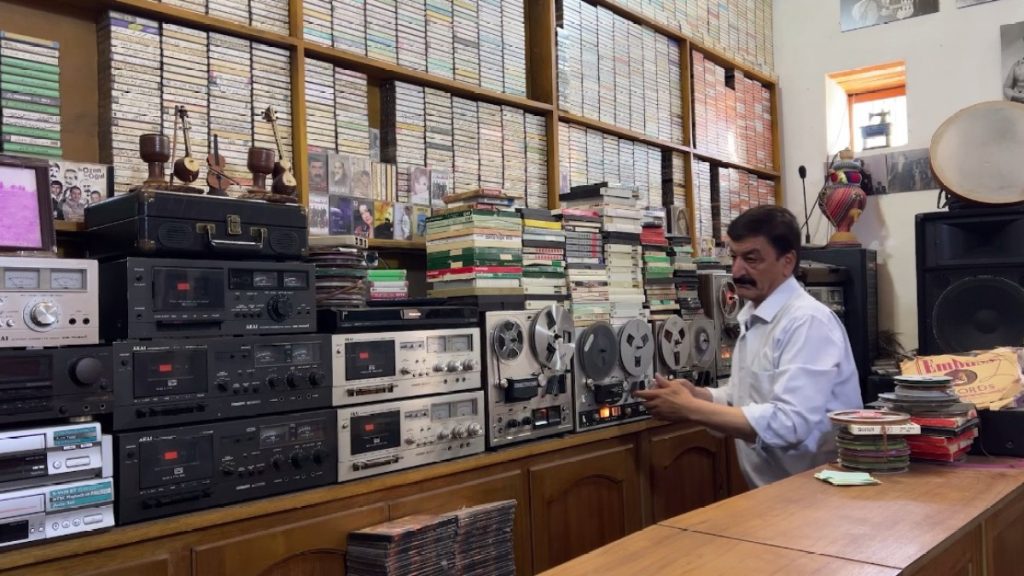 في رحاب قلعة أربيل.. قصة 73 عاما من حفظ الأصالة الموسيقية في وجه التحديث