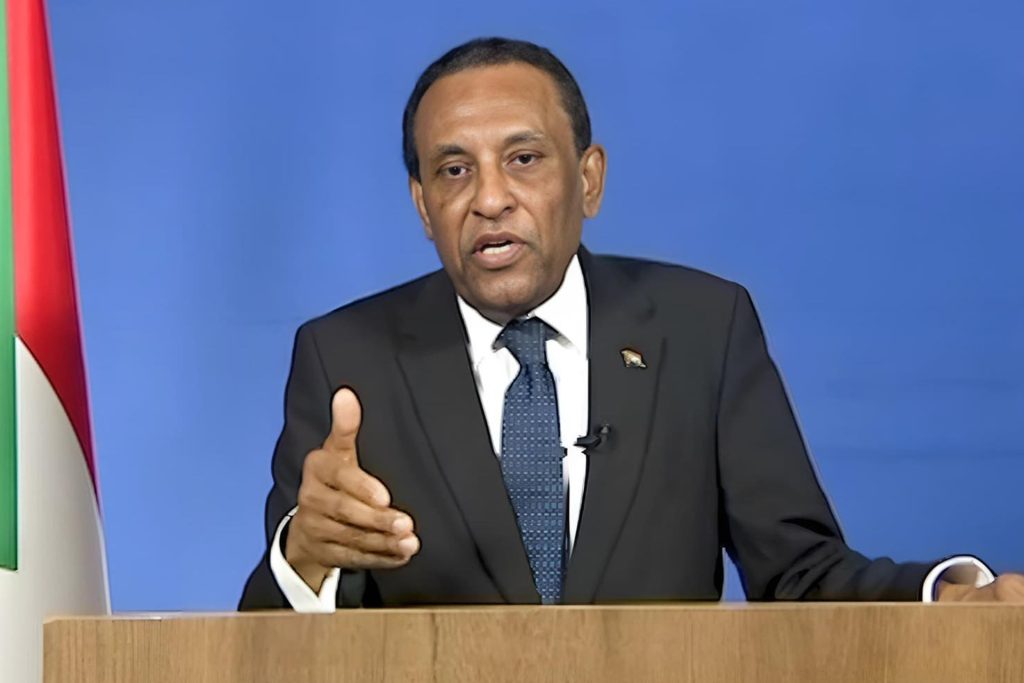 إدريس يعلن “حكومة الأمل” بالسودان ويتعهّد بالتقشف والنزاهة