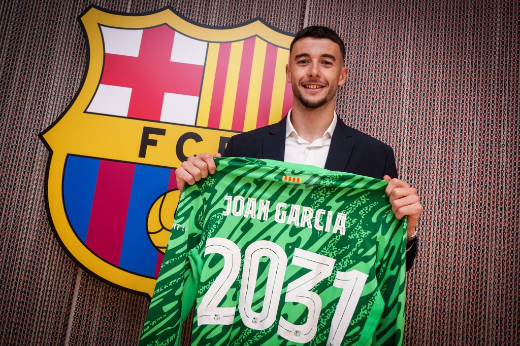 أغلى 20 حارس مرمى في العالم.. بينهم غارسيا حارس برشلونة الجديد