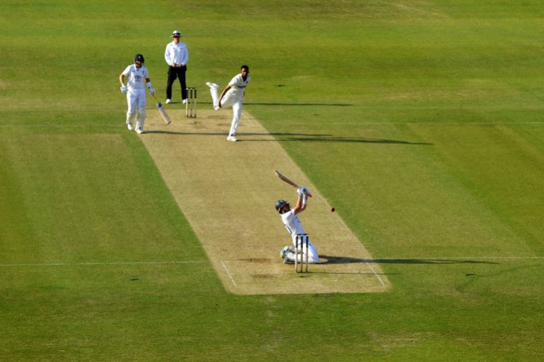 Ollie Pope of England Bats من تسليم Prasidh Krishna خلال اليوم الثاني من مباراة اختبار Rothesay الأولى بين إنجلترا والهند