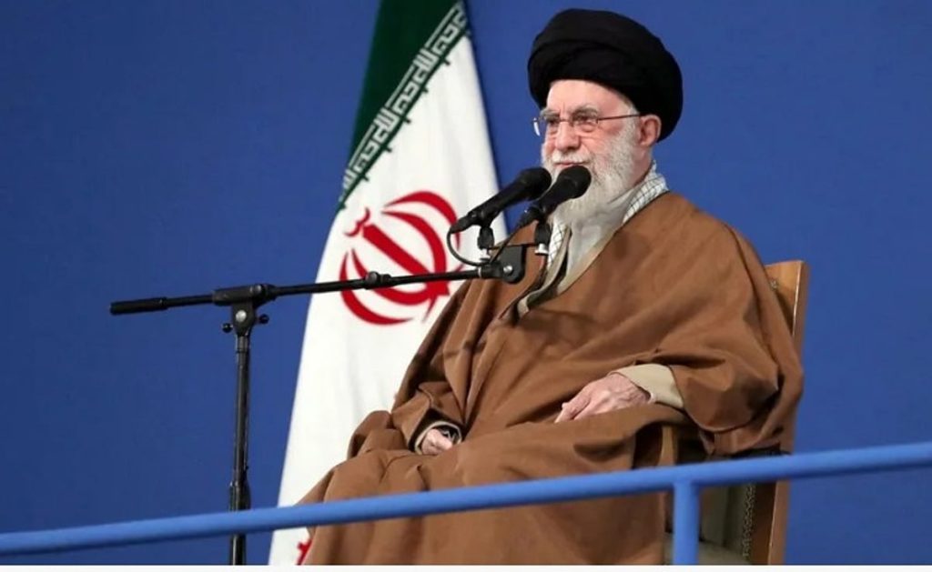 «خامنئي»: ردنا على إسرائيل بدأ وسيكون قويًا جدًا