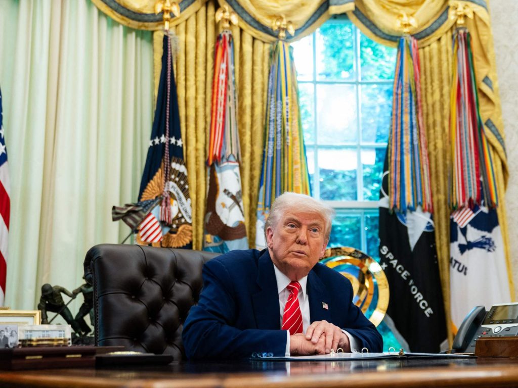 يزيد العجز بـ2.4 تريليون دولار فلماذا يُصر ترامب على مشروعه “الكبير والجميل”