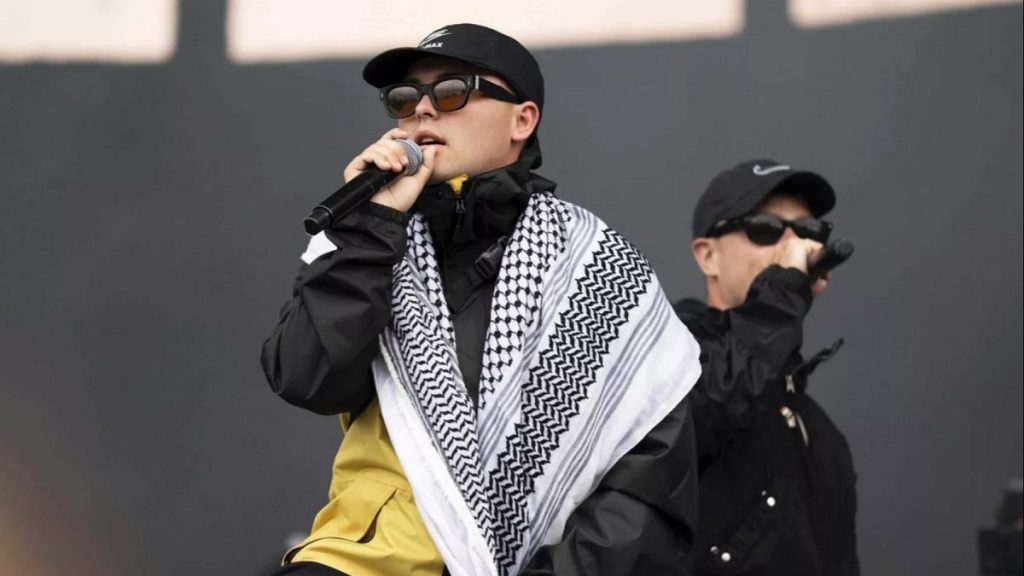 منع فرقة “كنيكاب” الأيرلندية من المشاركة في مهرجان “سيجيت”.. ما دخل حزب الله وحماس؟