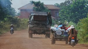 أكثر من 100 ألف نازح مع تصاعد الاشتباكات بين تايلاند وكمبوديا… وبانكوك ترفض الوساطة الدولية