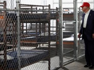 تقرير حقوقي: انتهاكات جسيمة في مراكز احتجاز المهاجرين بولاية فلوريدا الأميركية