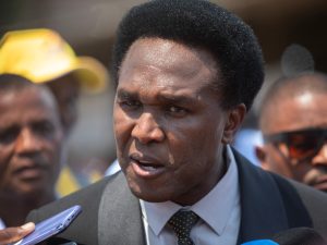 السلطات بموزمبيق تلاحق زعيم المعارضة قضائيا وسط توترات سياسية