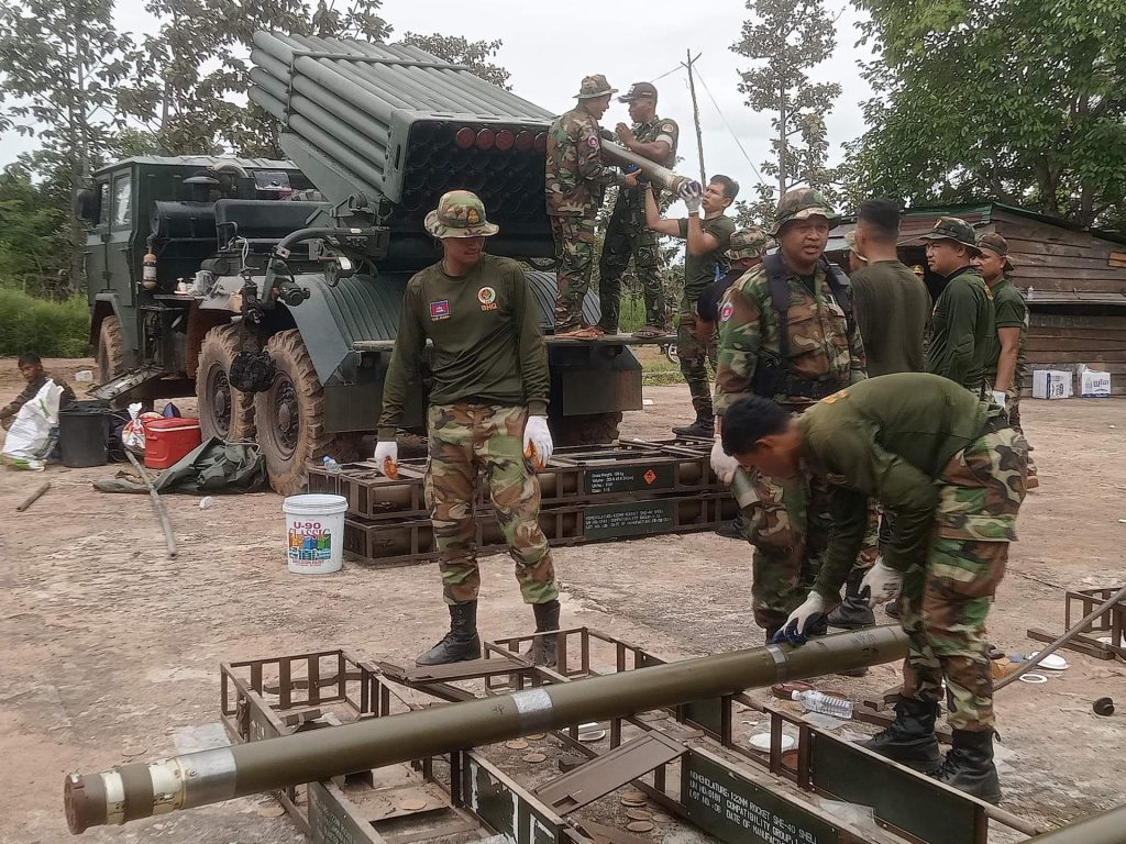 تايلند وكمبوديا جمتعهما البوذية وفرقتهما الحدود