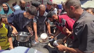 شاهد.. معاناة أهالي قطاع غزة في الحصول على لقمة العيش