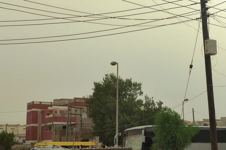الغبار العالق في سماء بورتسودان