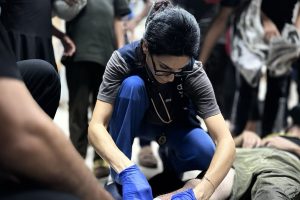 ممرضة أميركية في غزة: المجاعة بدأت تضرب الطواقم الطبية