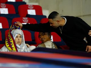 انتقاد مبطن من والد لامين جمال لشرطة برشلونة