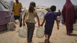 “طفل جريح بلا عائلة”.. مصطلح جديد يجسّد مأساة غزة الإنسانية