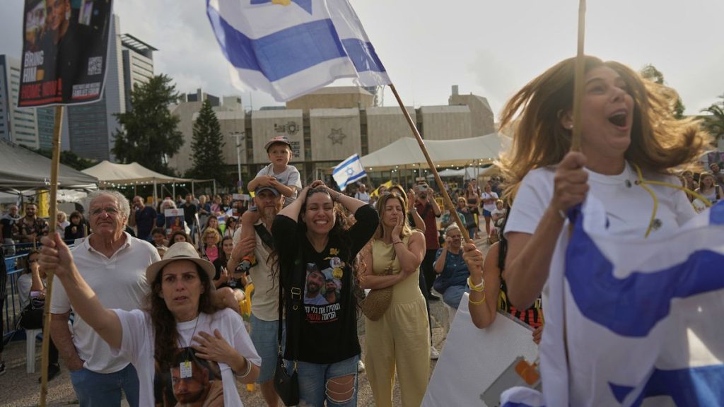 فيديو. إسرائيل تتذكر 7 أكتوبر بينما تستمر حرب غزة واستئناف محادثات السلام