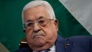 “تجاوزات دستورية”.. حركة الأحرار الفلسطينية تهاجم عباس بعد تعيينه حسين الشيخ خلفًا له في حال الشغور