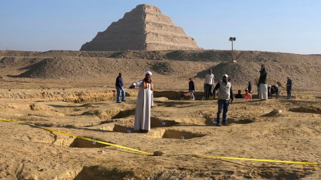 دراسة تكشف سرًّا عمره 4500 عام حول بناء أول هرم مصري