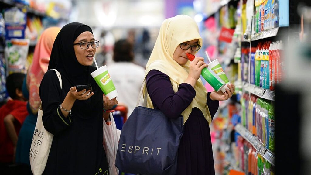 المديرة التنفيذية للصندوق الإسلامي البريطاني: الكراهية في بريطانيا تجاوزت الخطابات إلى الأفعال