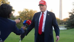 ترامب يفرض رسوماً جمركية بنسبة 25% على الشاحنات الثقيلة بدءاً من نوفمبر