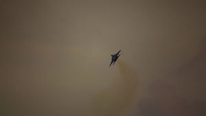 موجة قصف إسرائيلية واسعة على جنوب لبنان.. وتل أبيب تزعم استهداف بنى تحتية تابعة لحزب الله