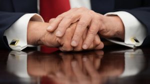 ترامب يلوّح بالحذر: صواريخ “توماهوك” ليست شيكاً على بياض لأوكرانيا