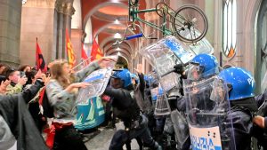 فيديو. آلاف يتظاهرون في مدن إيطالية بعد اعتراض إسرائيل لسفينة متجهة لغزة