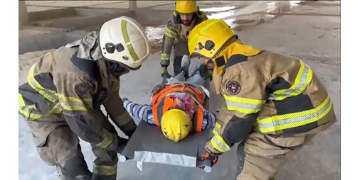 «الإطفاء» ترفع جاهزية فرقها بحادث افتراضي وعمليات إخلاء وإنقاذ ومكافحة حريق