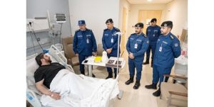 رئيس «الإطفاء» بالتكليف زار أحد منتسبي القوة بمستشفى الفروانية