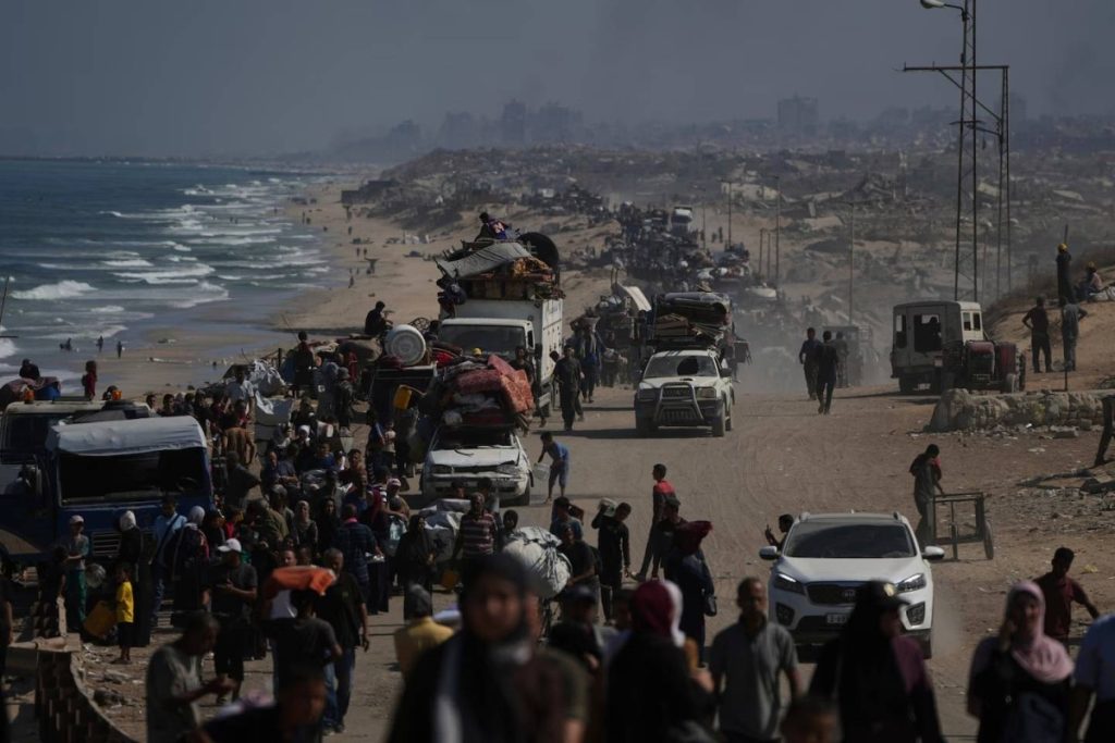 لماذا أخرجت إدارة ترمب امرأة من غزة؟