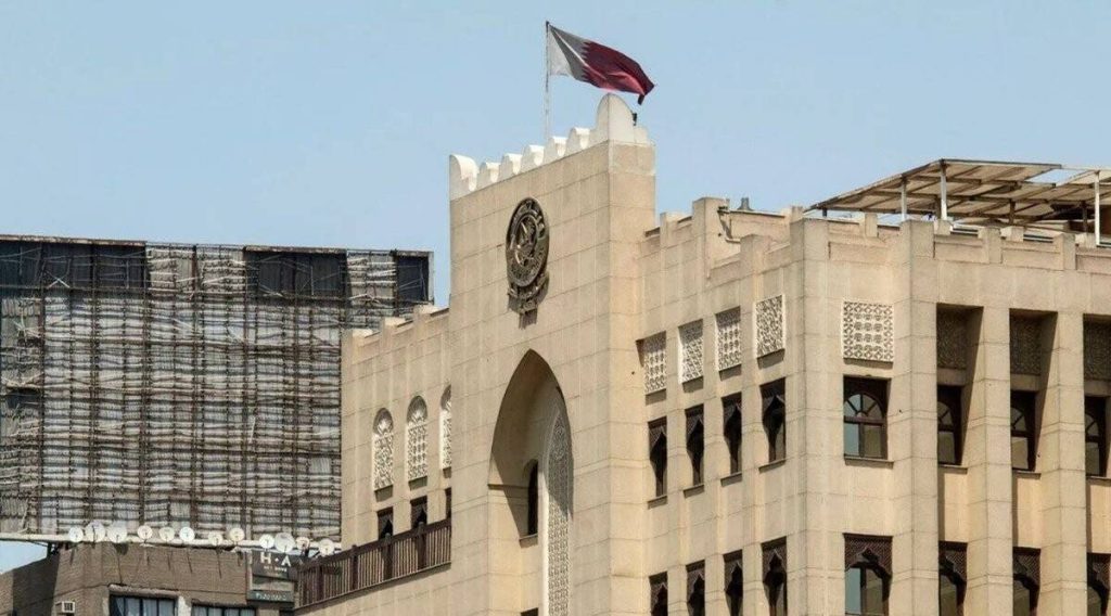 السفارة القطرية بالقاهرة: نتابع حادثة وفاة دبلوماسيينا الثلاثة مع السلطات المصرية