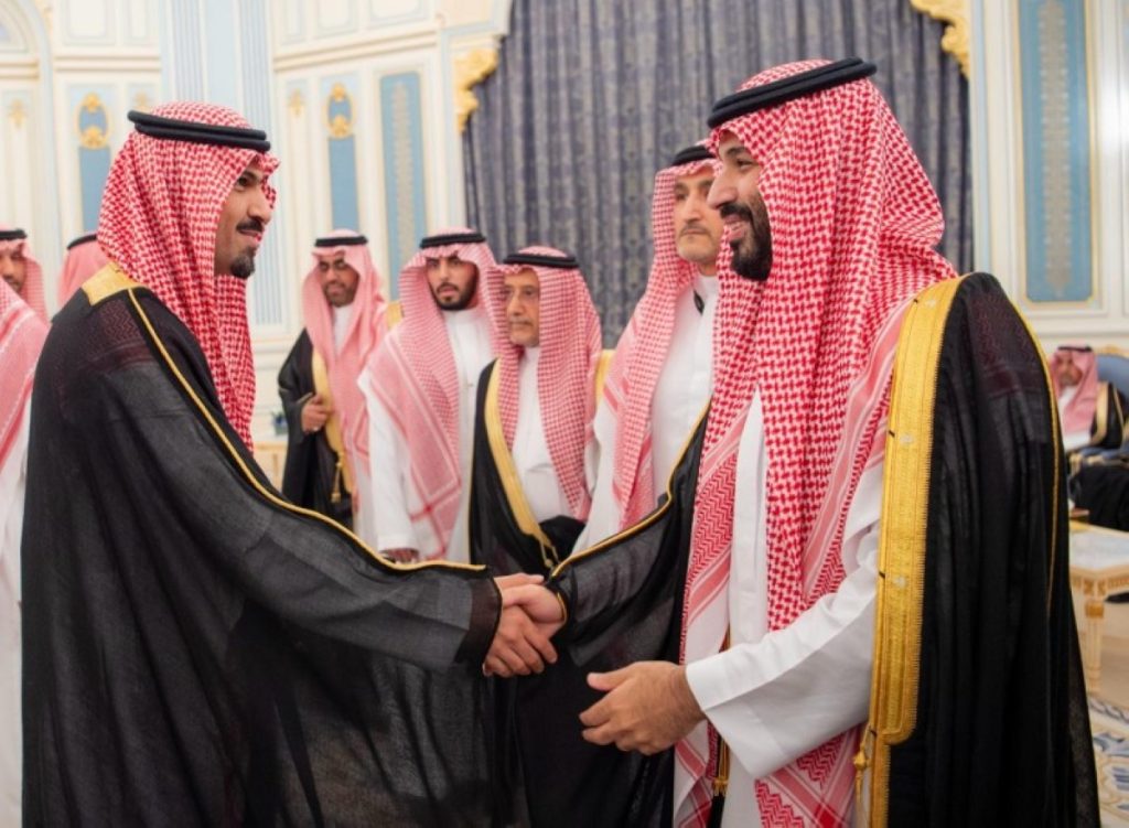 ولي العهد يستقبل الأمراء والعلماء والوزراء وجمعاً من المواطنين الذين قدموا للسلام عليه