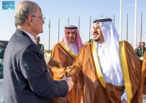رئيس وزراء فلسطين يصل إلى الرياض