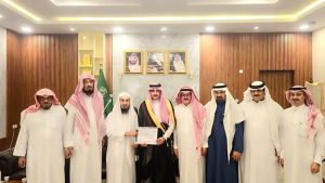 محافظ صامطة يدشّن المكتب التعريفي للمتقاعدين في المحافظة
