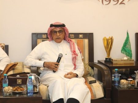 عبدالله كامل: مشاريع طموحة في مكة بدعم ولي العهد.. وتوسُّع في وسائل النقل الذكية بـ «المشاعر»