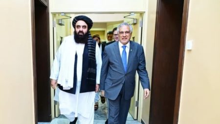 محادثات باكستان وأفغانستان.. اتفاق على الهدنة وخلافات حول «طالبان»