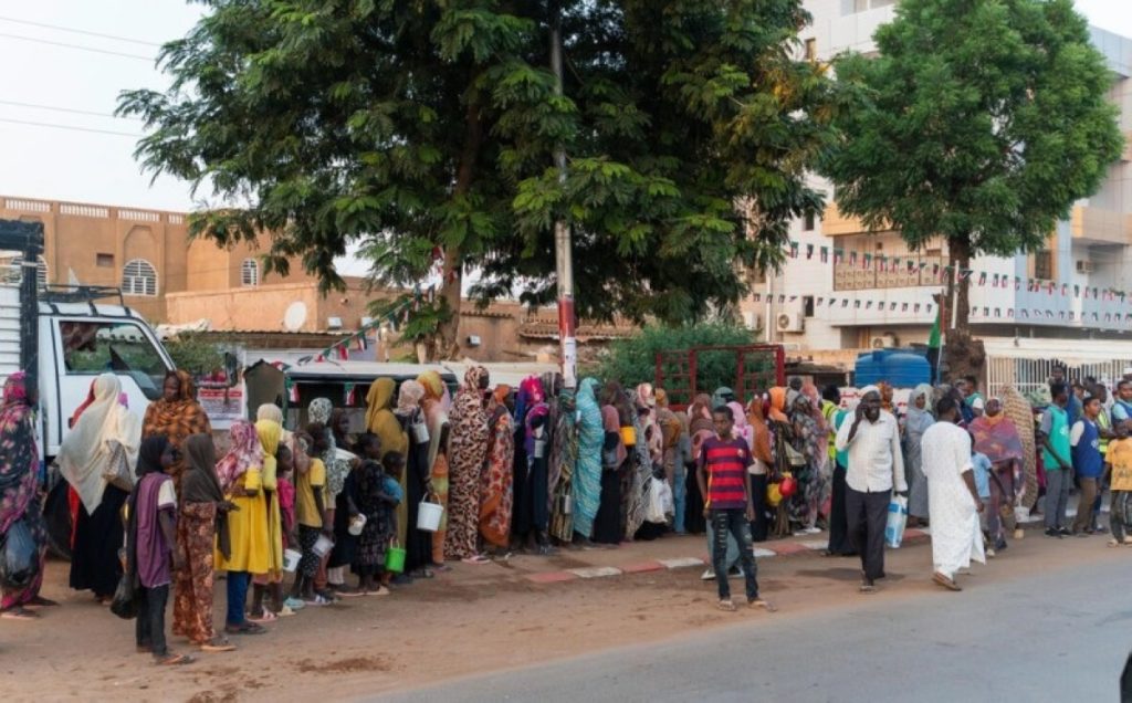 الحكومة السودانية تطرد موظفين أمميين