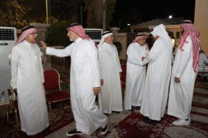 آل باعشن يستقبلون المعزين في فقيدتهم