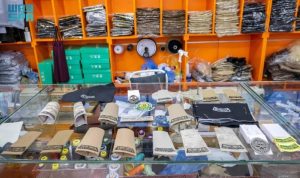 الرياض: إغلاق 3 محلات مخالفة لنظام بيع وخياطة الملابس العسكرية