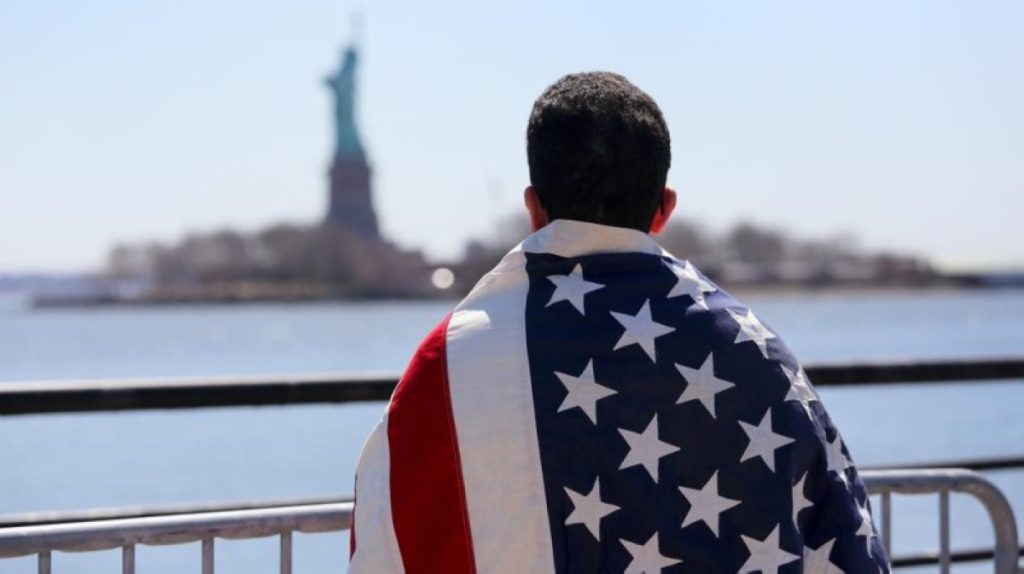 بقرار مفاجئ.. ترمب يخفض الحد الأقصى للاجئين إلى أدنى عدد في التاريخ