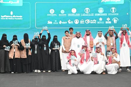 بالصور.. أمانة جازان تنظم "ملتقى جازان الخضراء": مبادرة رائدة لتعزيز الاستدامة ورفع الرقعة النباتية بالمنطقة