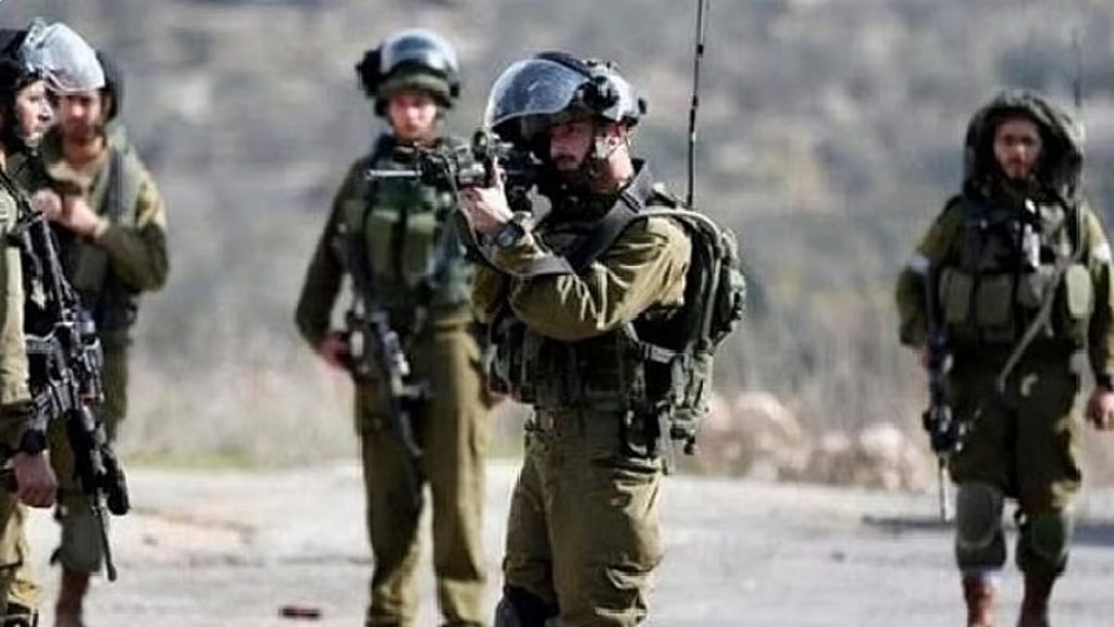 إصابة خمسة فلسطينيين برصاص الاحتلال الإسرائيلي في الضفة الغربية
